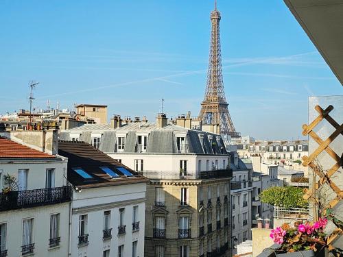 Balcony view tour eiffel