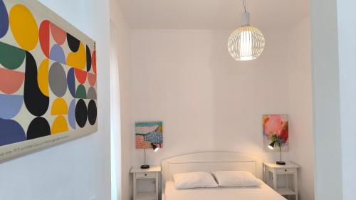 Postel nebo postele na pokoji v ubytování Center 1 Queen bed Sofa Additional living area