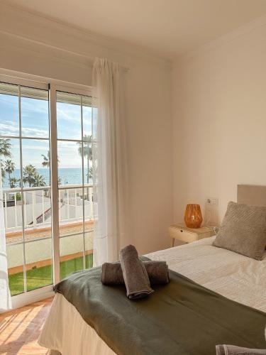 Postel nebo postele na pokoji v ubytování Sea Apartment Cala de Mijas