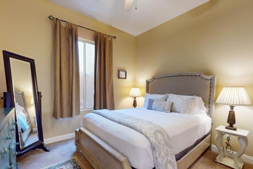 Ένα ή περισσότερα κρεβάτια σε δωμάτιο στο Avenue Rubio Retreat Permit# 66636