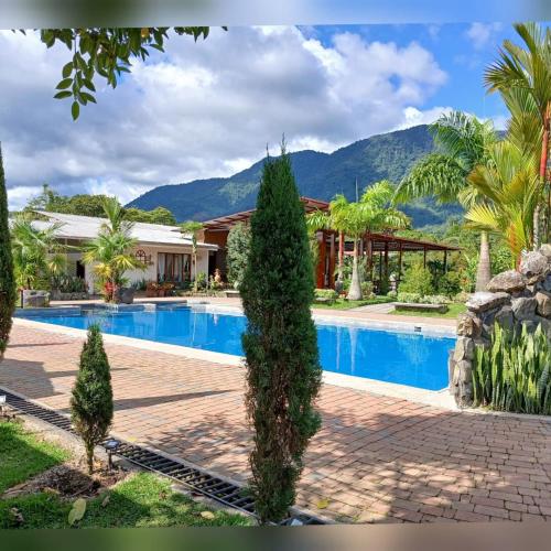 Piscina en o cerca de La Quinta de Andrés
