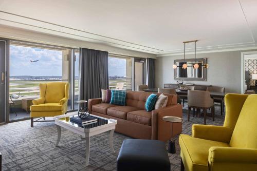 Renaissance Concourse Atlanta Airport Hotel Image