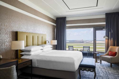 Renaissance Concourse Atlanta Airport Hotel Image
