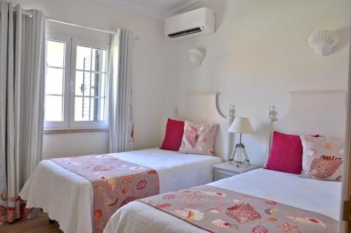 Fantastic for Family Gatherings, Optional Pool Heating, Free Air Con Wifi