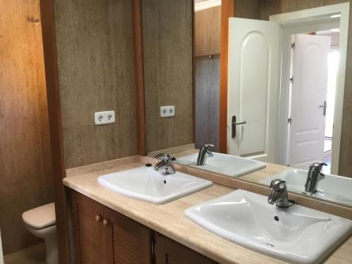 A bathroom at Casa Veratense Atico Vera Naturista is 100 feelgood in Vera Playa