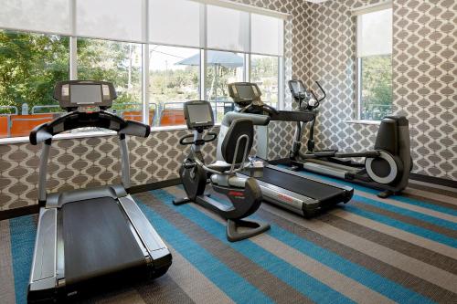 Fitness centrum a/nebo fitness zařízení v ubytování Aloft Chapel Hill
