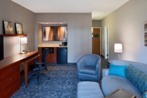 Courtyard Cincinnati Blue Ash Image