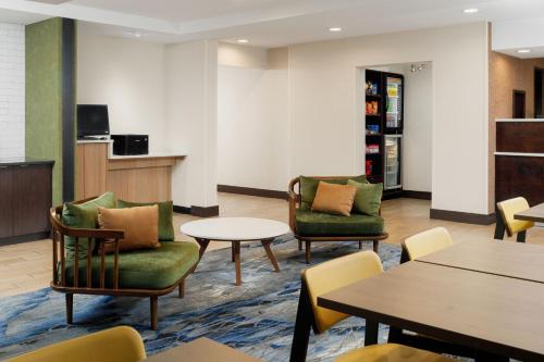 Χώρος καθιστικού στο Fairfield Inn & Suites Memphis Southaven