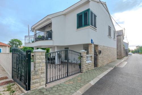 Family friendly house with a parking space Zaton, Zadar - 23570