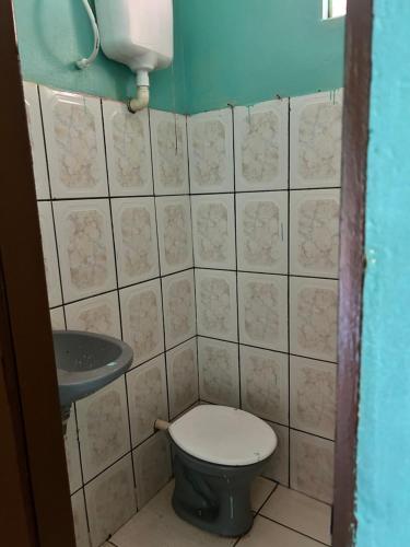 Ένα μπάνιο στο Dormitorio mais Feliz