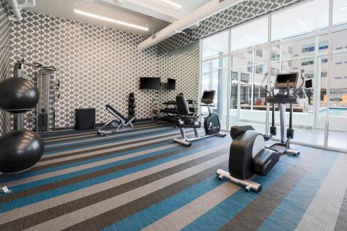 Fitness centrum a/nebo fitness zařízení v ubytování Aloft Reno Tahoe International Airport