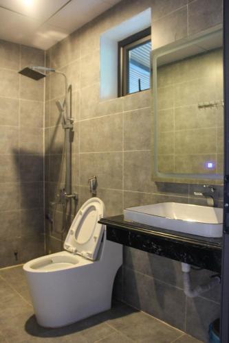 Chuồn Chuồn Resort Nghia Lo - Free Sauna & Onsenにあるバスルーム