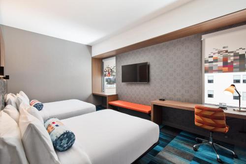 Aloft Seattle Sea-Tac Airport Image