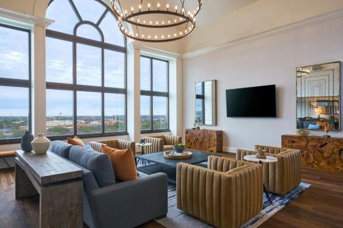 Renaissance Austin Hotel Image