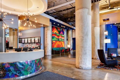Aloft Dallas Downtown Image