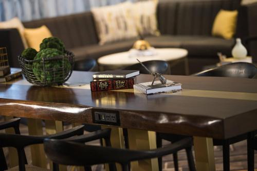 Renaissance Baltimore Harborplace Hotel Image