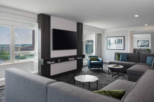 Renaissance Baltimore Harborplace Hotel Image