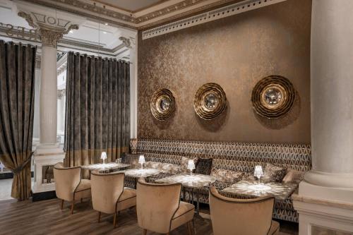 Гостиная зона в Círculo Gran Vía, Autograph Collection (Adults Only)