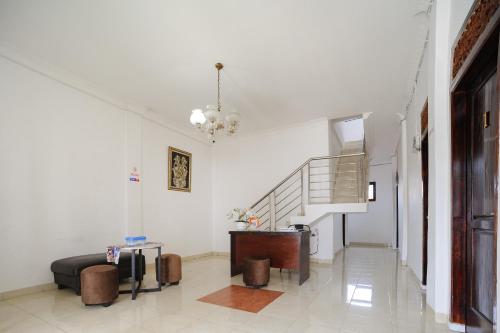 LampungにあるUrbanview GH Flamboyan 3 Syariah Lampung By RedDoorzのギャラリーの写真
