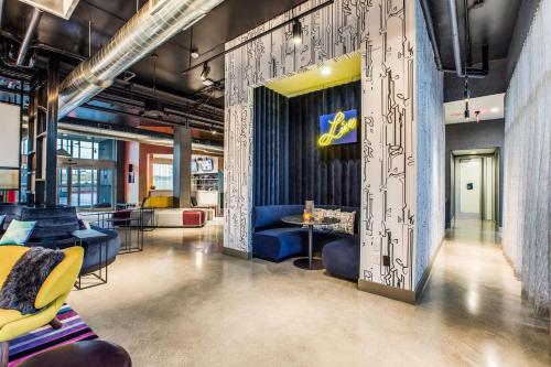 Aloft Dallas Arlington Entertainment District Image