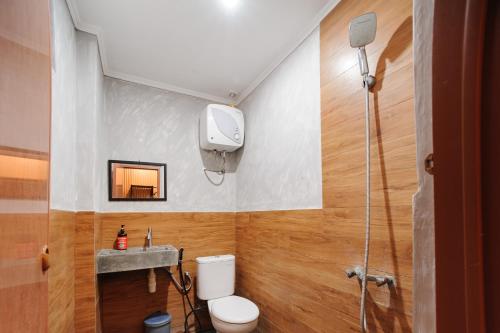 Koupelna v ubytování RedDoorz Plus @ Jalan Raden Intan Lampung