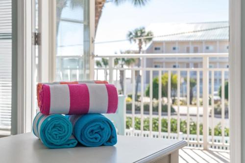 Μπαλκόνι ή βεράντα στο Oar'asis Heated Pool Beach View