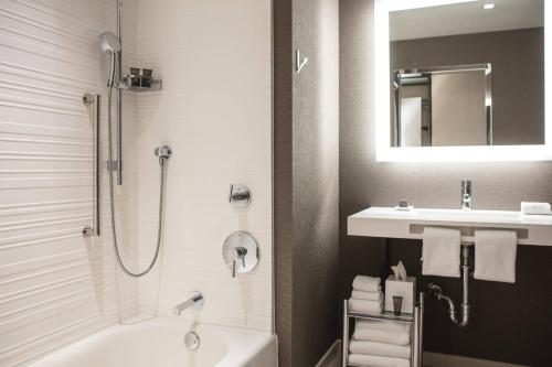 AC Hotel by Marriott San Jose Downtown Image