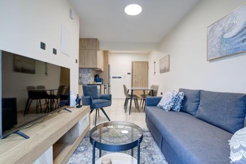 75 Prokymea- Steps from the Sea, Downtown, Balcony