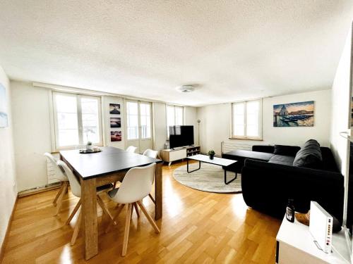 Imagen de la galería de Beautiful Old Building Apartment In The Center, en St. Gallen