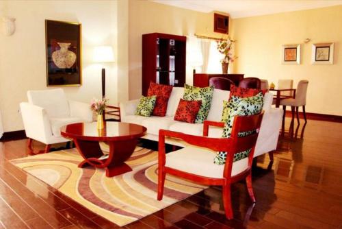 Χώρος καθιστικού στο The Chelsea Hotel Abuja