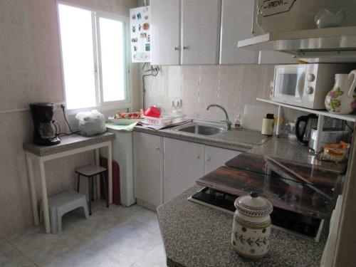 Fotografia z galérie ubytovania Beautiful 2-bedroom apartment less than 50m from the beach and side sea views v destinácii Torrevieja