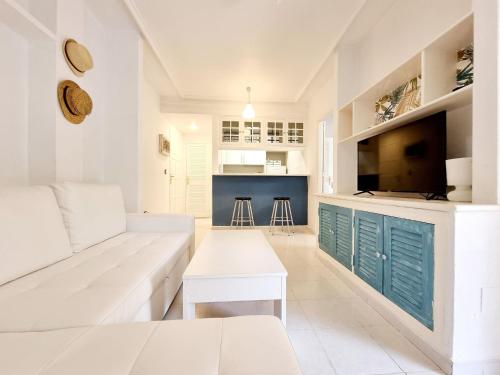 Apt with garden beach