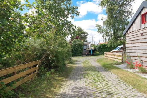 Gallery image of Het kleine Huis mobile home by the harbour and the Lauwersmeer in Anjum