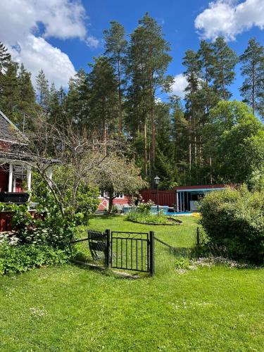 Κήπος έξω από το Charming property with private pool