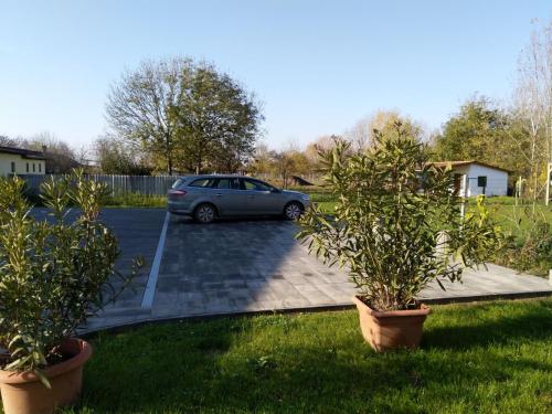 En have udenfor PusztánJó Vendégház