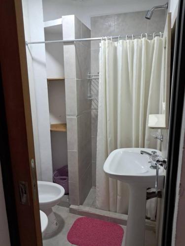 Koupelna v ubytování Aleli