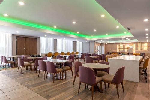 Restaurace v ubytování La Quinta Inn & Suites by Wyndham Yuma