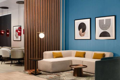 Ein Sitzbereich in der Unterkunft Hawthorn Extended Stay by Wyndham Kingman