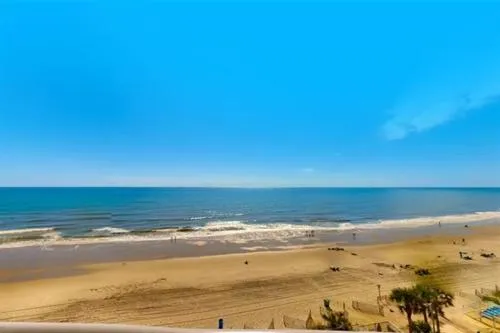 Modern Decor Stunning Ocean View Condo Sleeps 8 photo 33