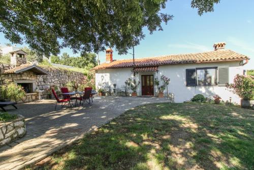 Roža in Sveti Bartol (Haus für 2-3 Personen)