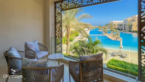 Ollystays Mangroovy Seaview 2BR Beach and Pool Free access