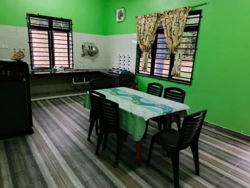 Fotografie z fotogalerie ubytování AFNAN Homestay v destinaci Pasir Mas