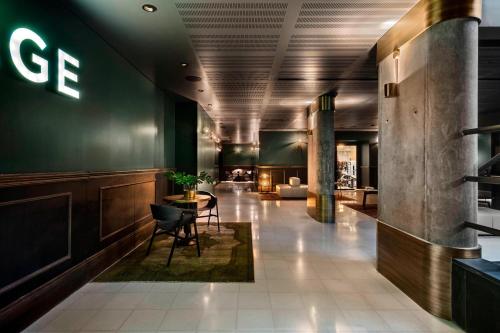Χώρος καθιστικού στο Publica Isrotel, Autograph Collection