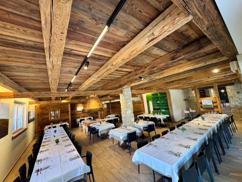 Restaurace v ubytování Rifugio San Carlo