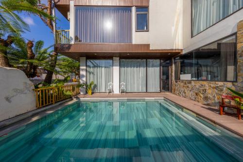 Бассейн в Ecorest Villa Cat Ba Moutain View или поблизости