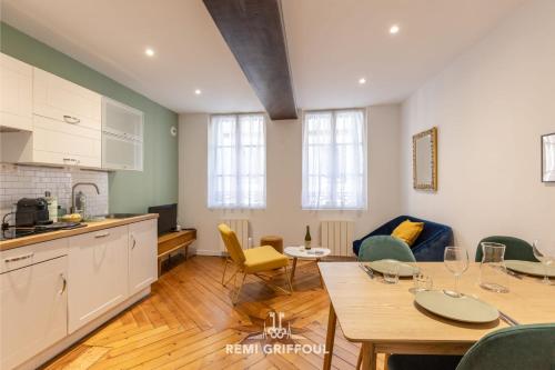 Le Bois Bleu - 1st Floor - City Center