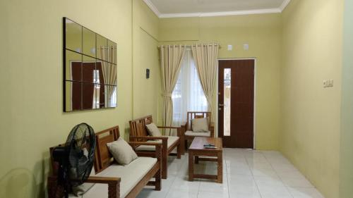 Zona de estar de Cemara Guesthouse Mataram Lombok
