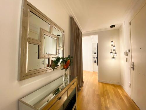 Spacious Elegant on Avenue Diagonal By MyRentalHost