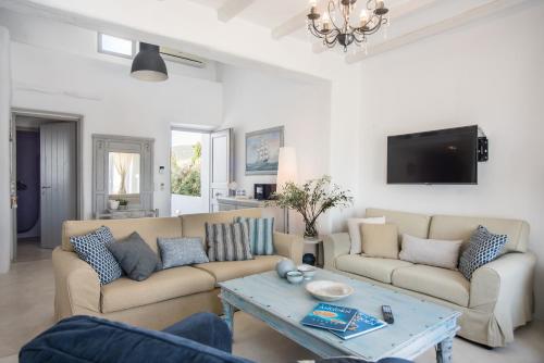 Apleton Villas Parosにあるテレビまたはエンターテインメントセンター