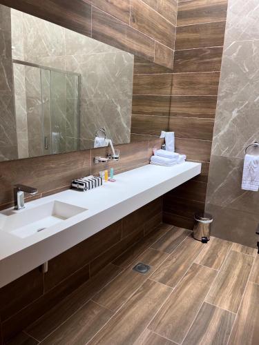 A bathroom at Hotel Caleyma